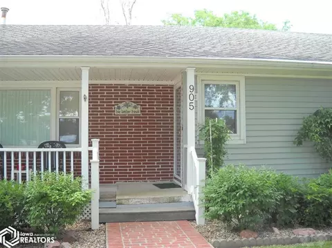 905 E Irving St, Creston, IA 50801 photo 3