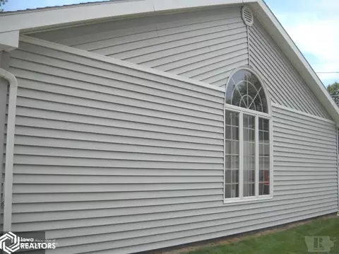 905 E Irving St, Creston, IA 50801 photo 8
