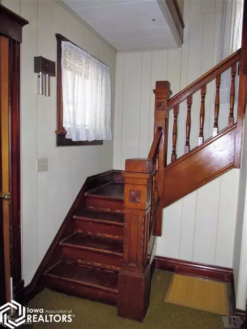 304 S Main St, Denison, IA 51442 photo 4