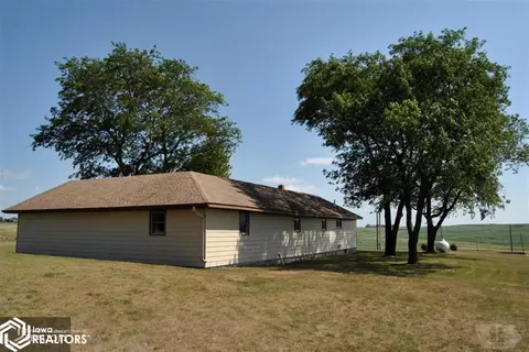1035 130th St, Creston, IA 50801 photo 3