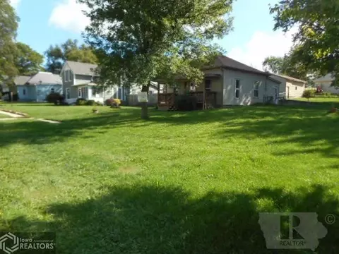 403 Walnut, Walnut, IA 51577 photo 2