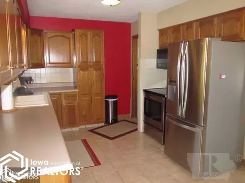 607 E 12th St, Carroll, IA 51401 photo 2