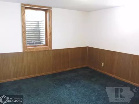319 E 7th St, Carroll, IA 51401 photo 9