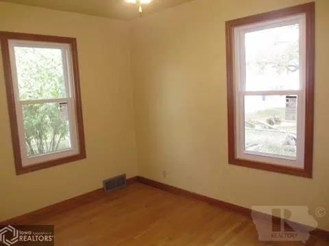 319 E 7th St, Carroll, IA 51401 photo 8
