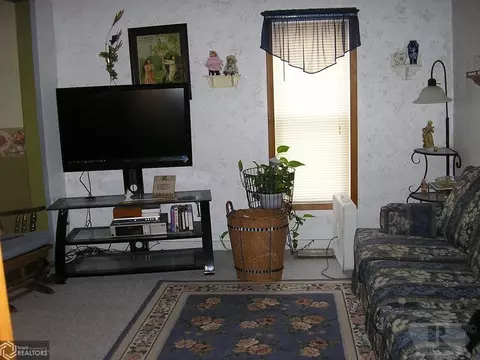 503 E 3rd St, Atlantic, IA 50022 photo 3