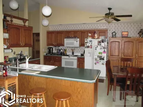 515 Sunset Dr, Denison, IA 51442 photo 3