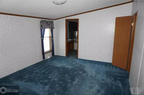 227 E 5th Ave, Dedham, IA 51440 photo 11