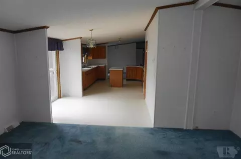 227 E 5th Ave, Dedham, IA 51440 photo 9