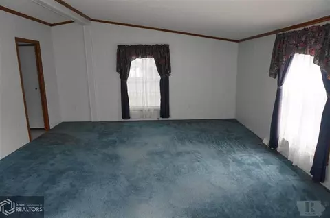 227 E 5th Ave, Dedham, IA 51440 photo 8