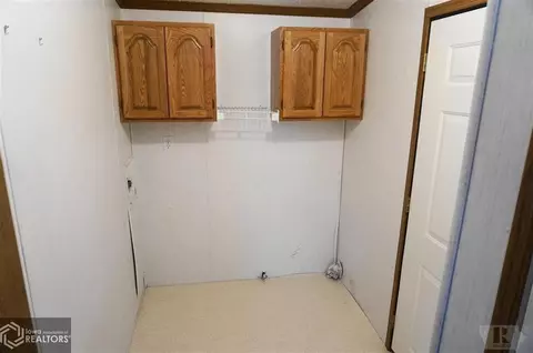 227 E 5th Ave, Dedham, IA 51440 photo 10