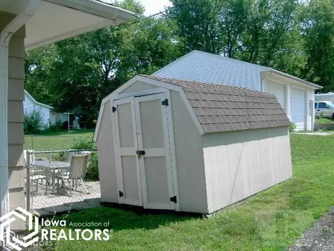 618 E 3rd St, Carroll, IA 51401 photo 5