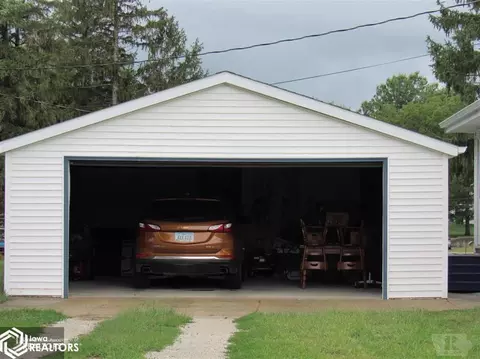 106 N Eugene St, Orient, IA 50858 photo 3