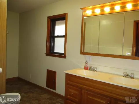8 E 13th St, Atlantic, IA 50022 photo 22