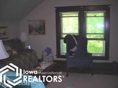 302 Clinton St, Corwith, IA 50430 photo 11