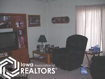 102 Oak St, Corwith, IA 50430 photo 5