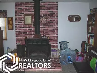 102 Oak St, Corwith, IA 50430 photo 4