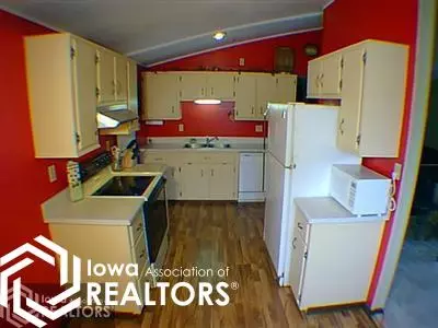 540 W 5th St, Garner, IA 50438 photo 6