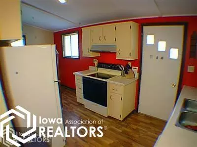 540 W 5th St, Garner, IA 50438 photo 5