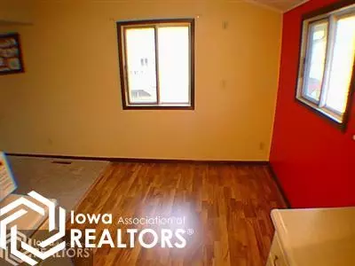 540 W 5th St, Garner, IA 50438 photo 4