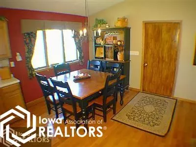 220 W Lyon St, Garner, IA 50438 photo 5