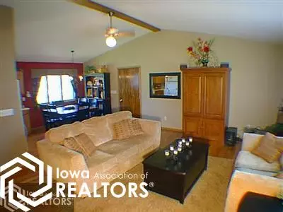 220 W Lyon St, Garner, IA 50438 photo 6