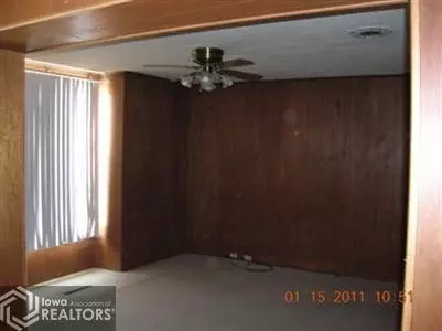 112 E Washington St, Shell Rock, IA 50670 photo 4