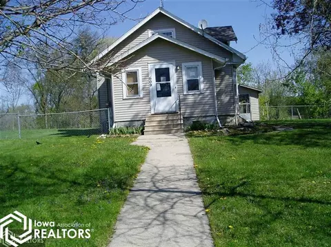 609 4th Ave NW, Hampton, IA 50441 photo 1