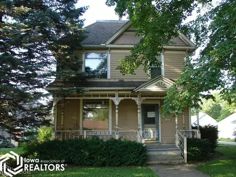 215 2nd Ave SE, Hampton, IA 50441 photo 1