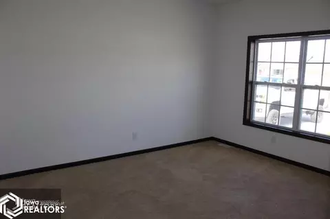 235 E Cardinal St, Garner, IA 50438 photo 6