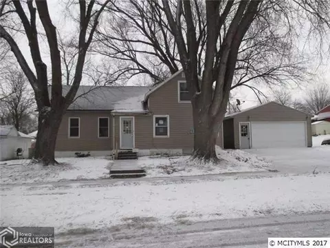 215 3rd St NE, Hampton, IA 50441 photo 1