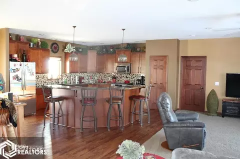 185 E Cardinal St, Garner, IA 50438 photo 6