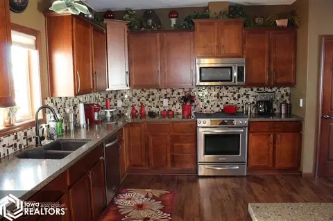 185 E Cardinal St, Garner, IA 50438 photo 12