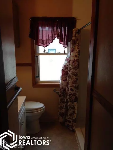 540 Division St, Garner, IA 50438 photo 8