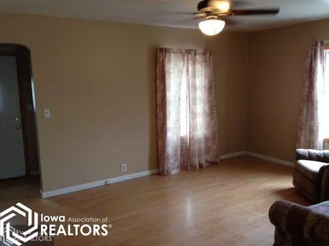 540 Division St, Garner, IA 50438 photo 4