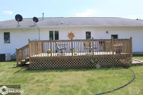 290 W Lyons St, Garner, IA 50438 photo 3