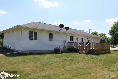290 W Lyons St, Garner, IA 50438 photo 2