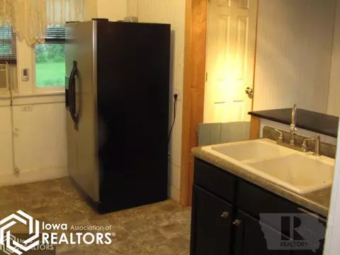 91 W Duff, Dougherty, IA 50433 photo 8