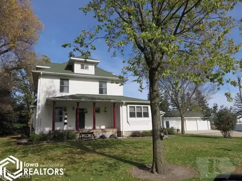 1793 Olive Ave, Hampton, IA 50441 photo 2