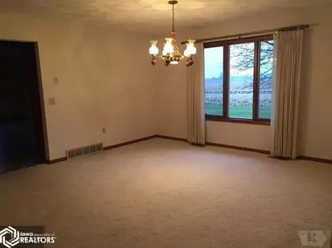 511 Standring St, Corwith, IA 50430 photo 3