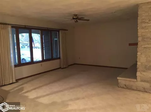 511 Standring St, Corwith, IA 50430 photo 2