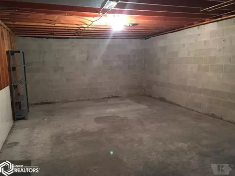 511 Standring St, Corwith, IA 50430 photo 18