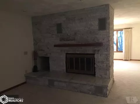511 Standring St, Corwith, IA 50430 photo 4