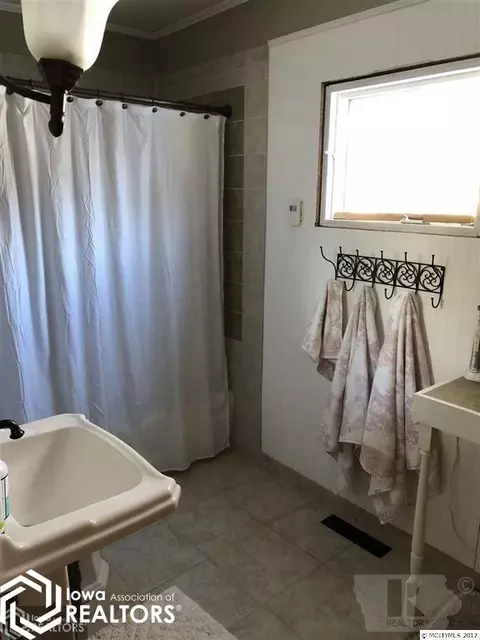 314 E Walnut, Manly, IA 50456 photo 9