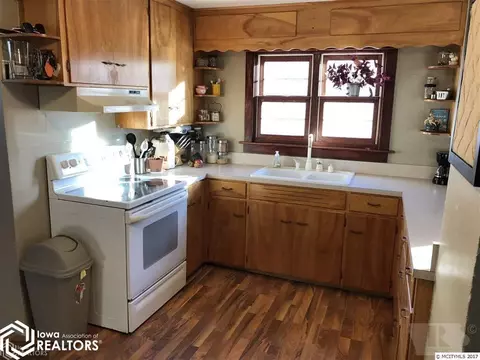 314 E Walnut, Manly, IA 50456 photo 2