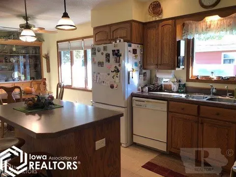 415 Division St, Garner, IA 50438 photo 10
