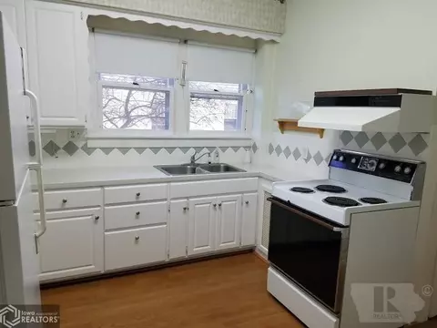 304 E Walnut St, Manly, IA 50456 photo 3