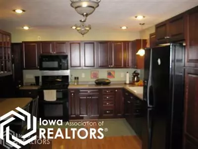313 E Station St, Baxter, IA 50028 photo 9