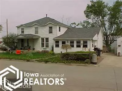 701 E 8th St, Vinton, IA 52349 photo 2