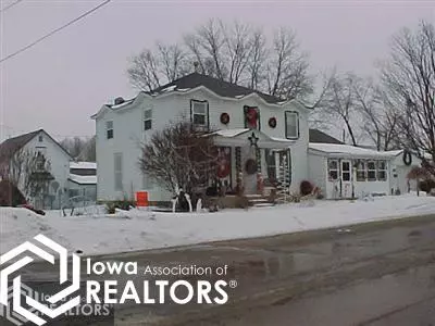 701 E 8th St, Vinton, IA 52349 photo 5