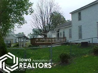 701 E 8th St, Vinton, IA 52349 photo 4
